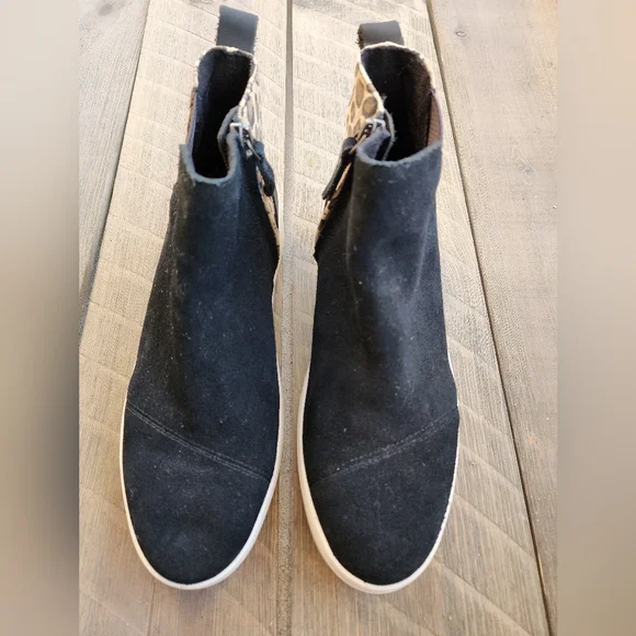 Toms Black Leopard Print Slip-On Sneakers Booties Sz 7.5 - Picture 6 of 9